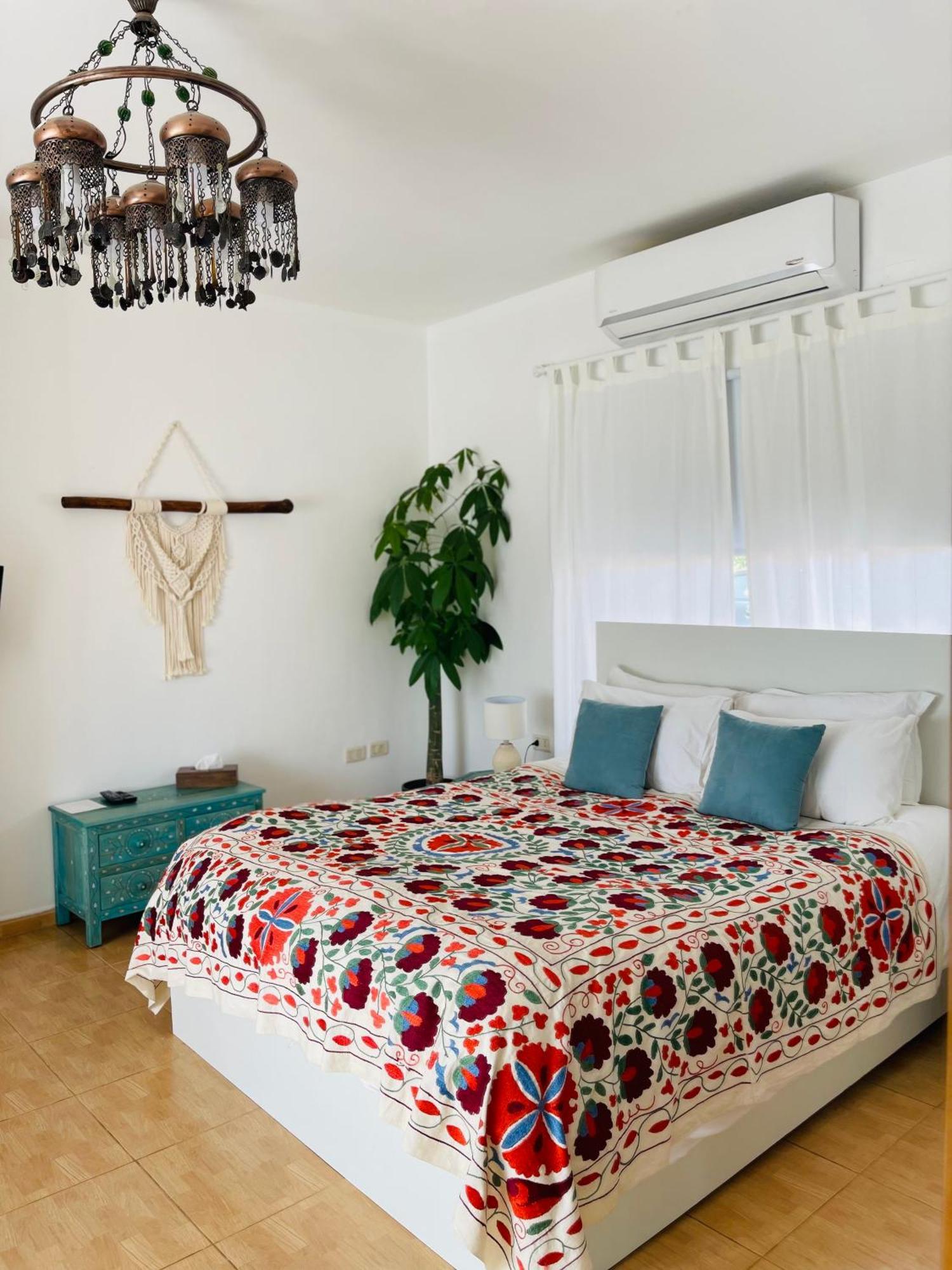 The Precious Guesthouse Sweimeh Kültér fotó